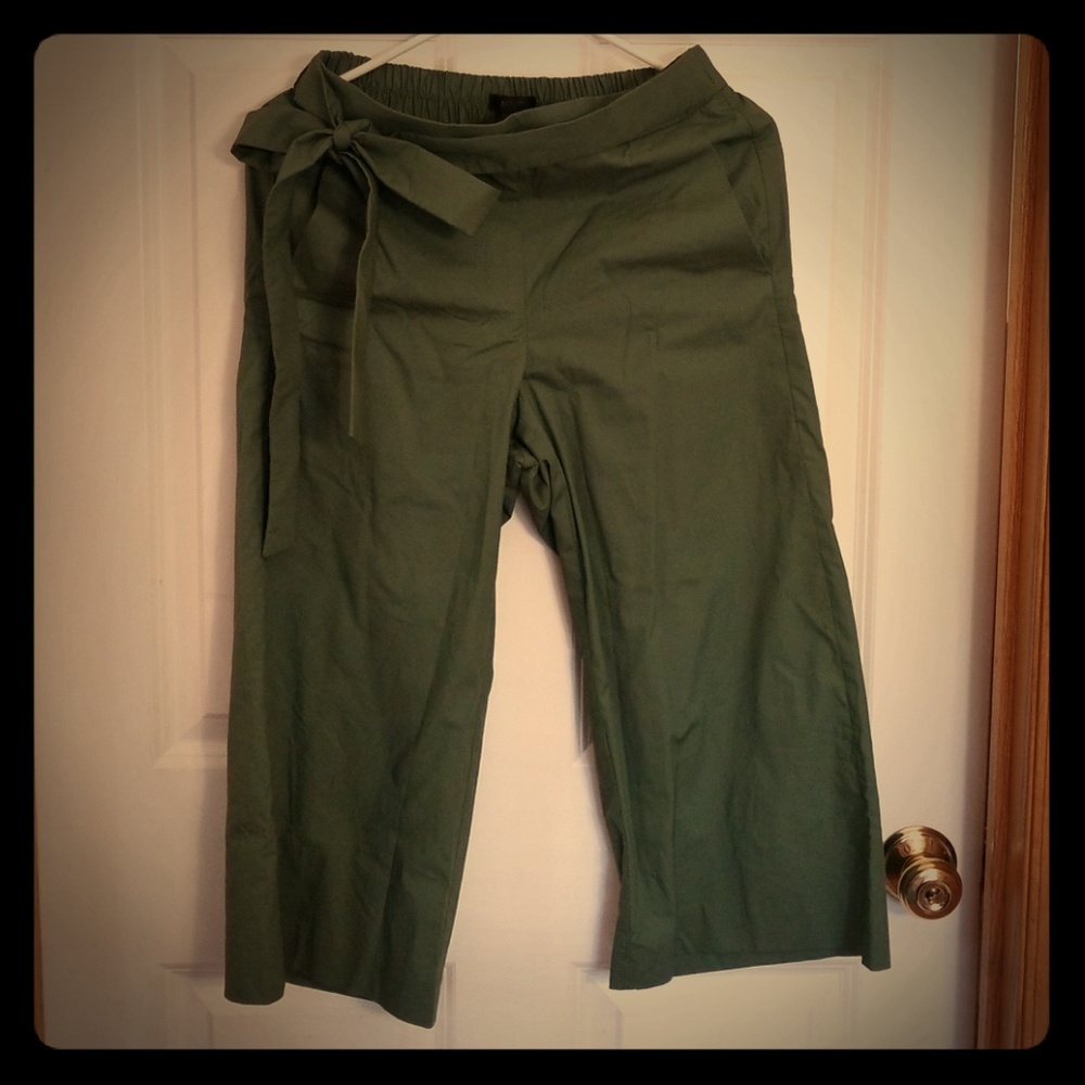 Army green crops